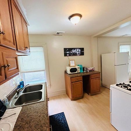 Nice Cute Room In Lincoln With Shared Bathroom And Kitchen D Exterior photo