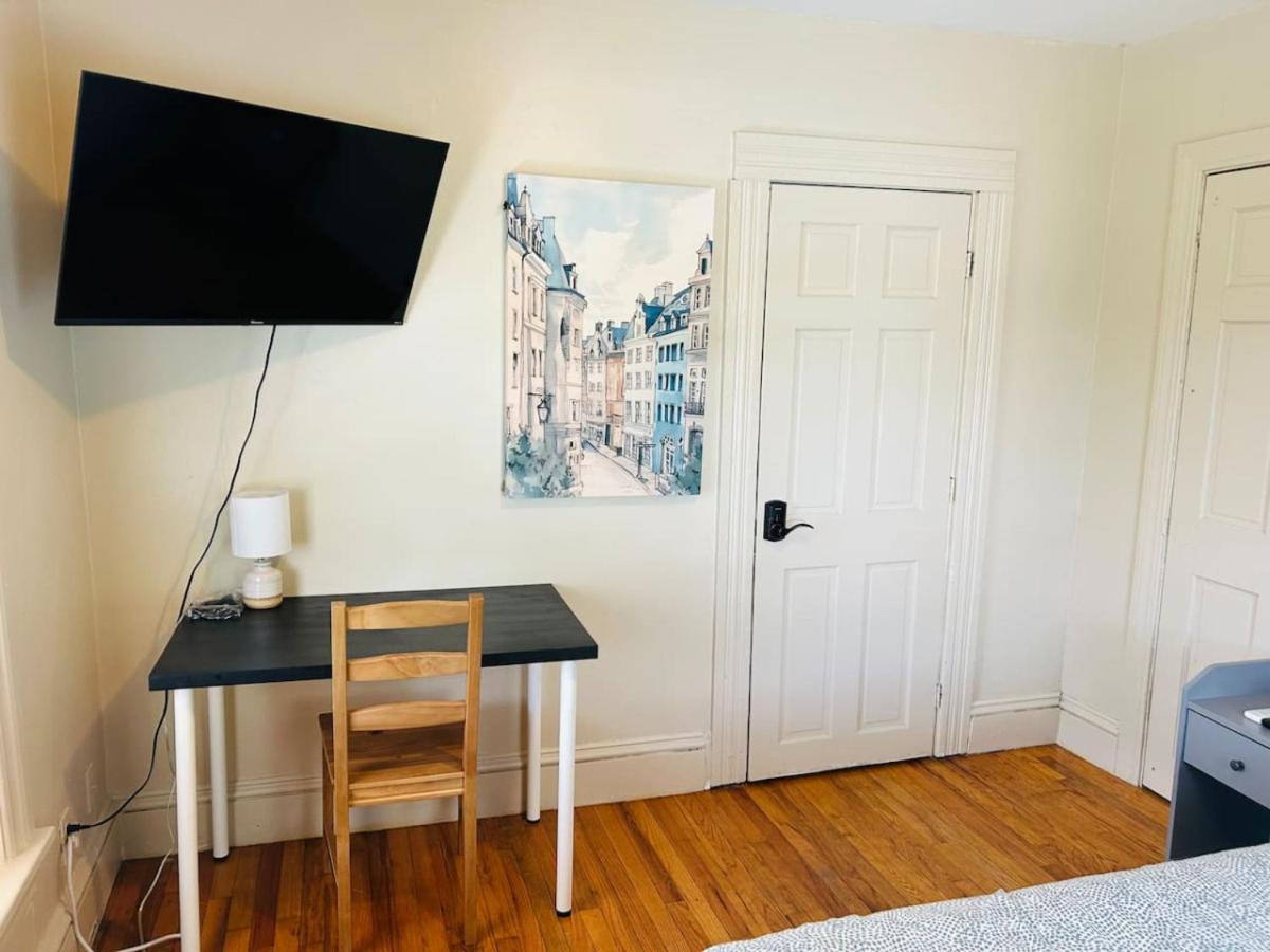Nice Cute Room In Lincoln With Shared Bathroom And Kitchen D Exterior photo