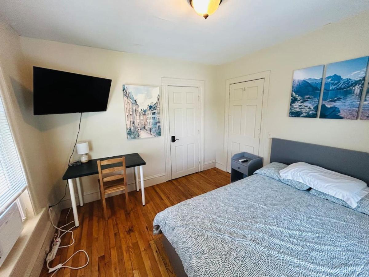Nice Cute Room In Lincoln With Shared Bathroom And Kitchen D Exterior photo